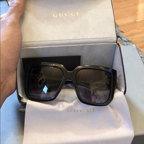 Gucci Sunglasses - Picture 7 of 8